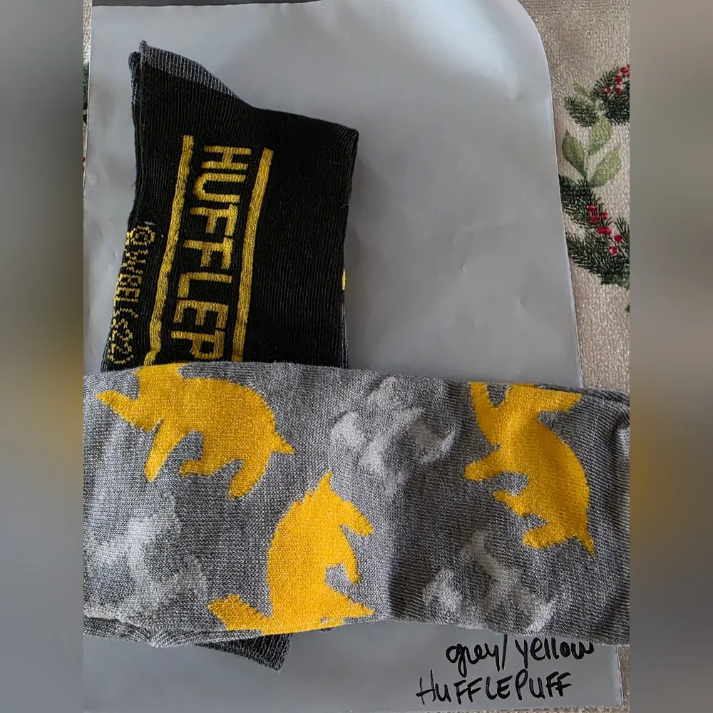 NWOT Harry Potter, Hufflepuff Socks (Crew/No Show) Yellow/Black